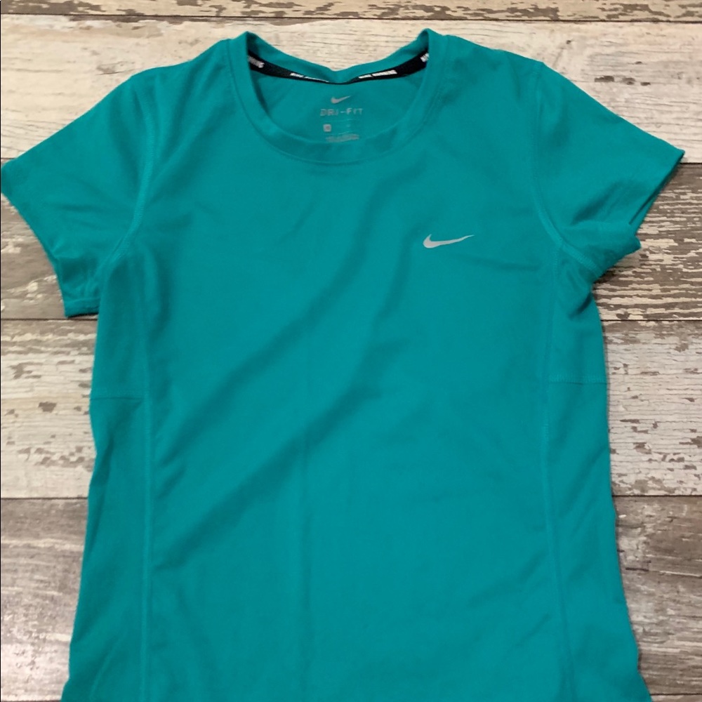 Nike dry fit miller top